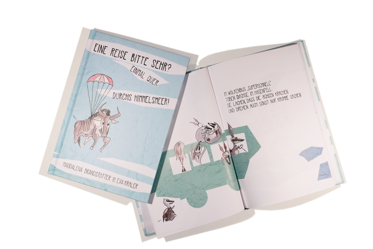 Das Bild zeigt ein Foto meines Buches "Eine Reise bitte sehr? Einmal quer durchs Himmelsmeer!", das gemeinsam mit Magdalena Brandstötter und David Kraler entstanden ist. Es ist im normalen Buchhandel erhältlich.